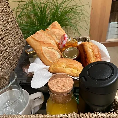 Au Fil De L'o Frühstückspension Bisseuil